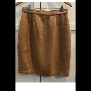 Cache womens wool skirt sz. L beige knee length
